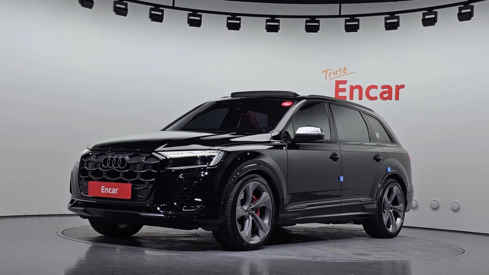 2025 Audi SQ7