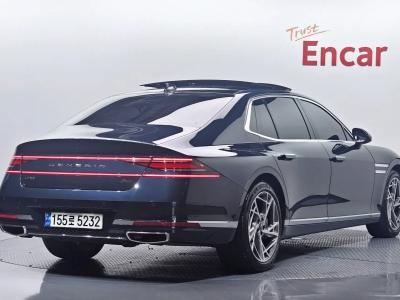 2022 Genesis G90