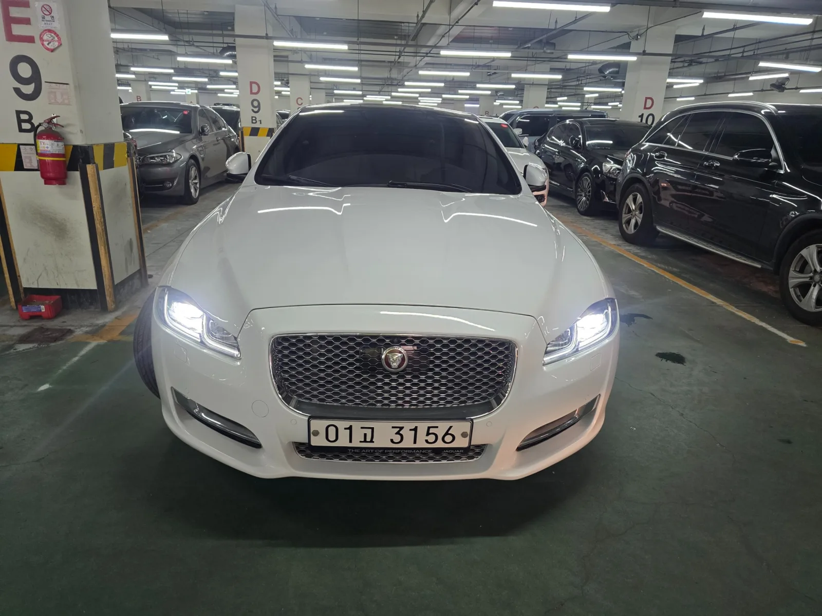 2016 Jaguar XJ