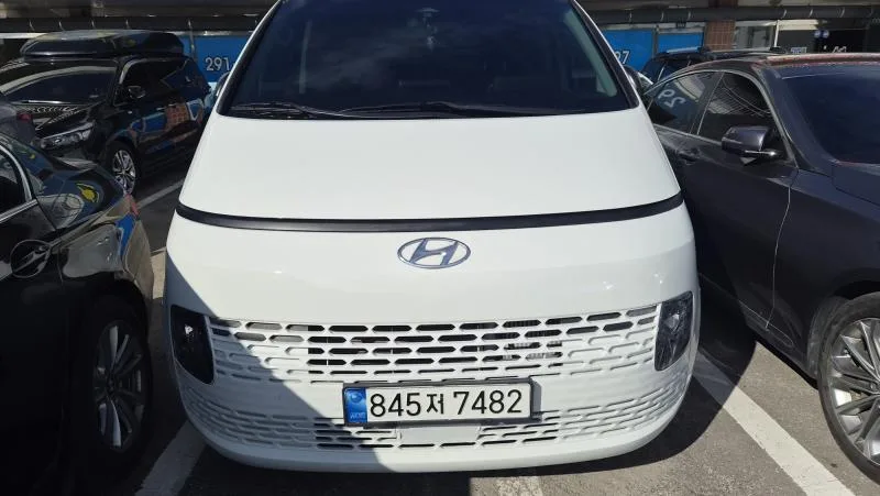 2022 Hyundai Staria