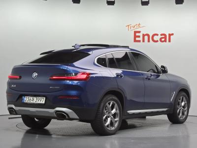2022 BMW X4