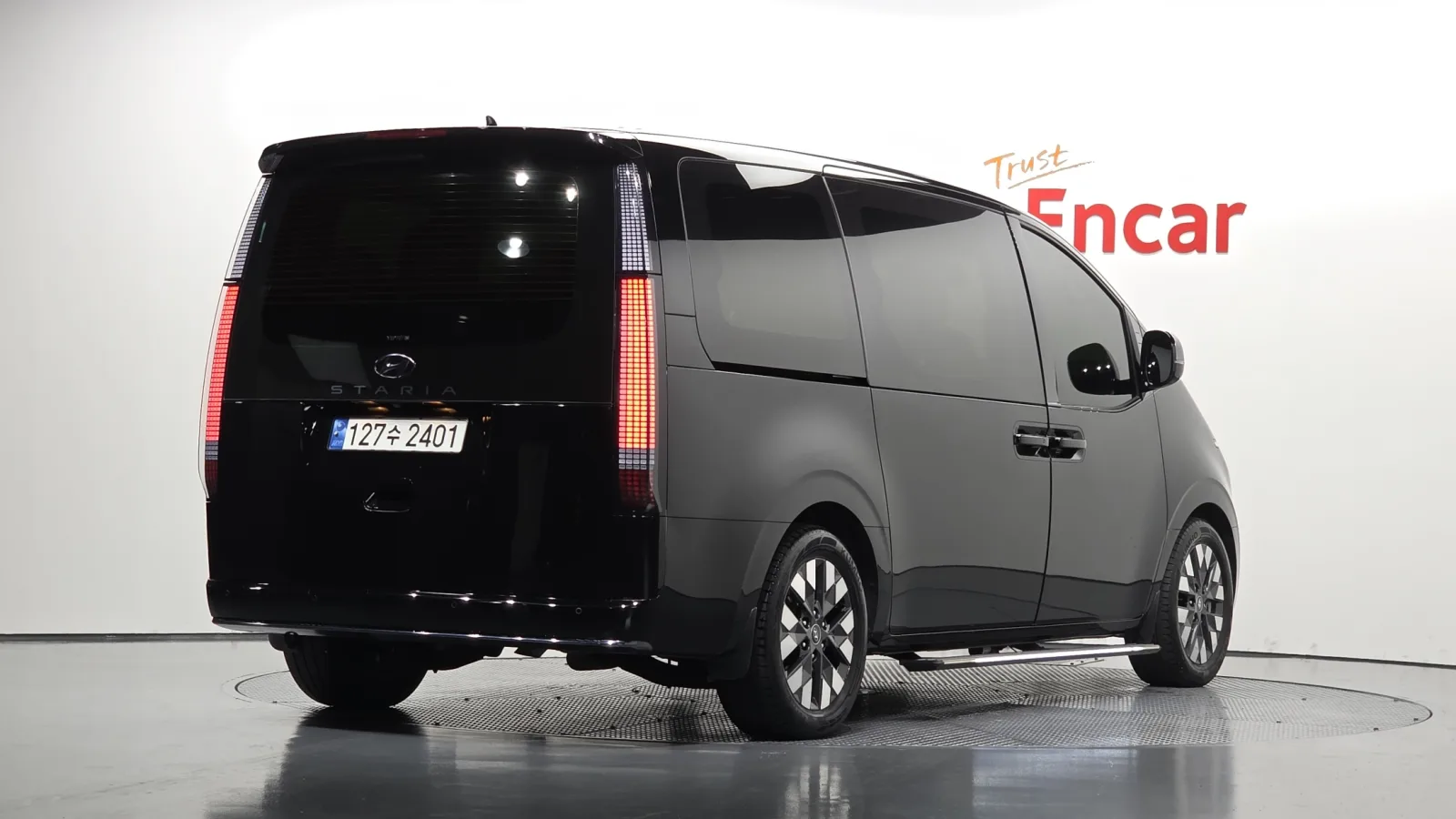 2023 Hyundai Staria