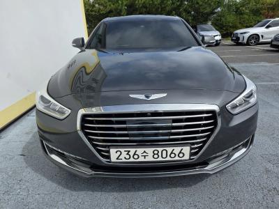 2018 Genesis EQ900