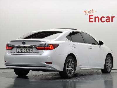 2017 Lexus ES