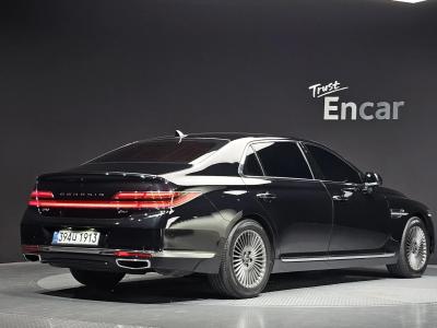 2021 Genesis G90
