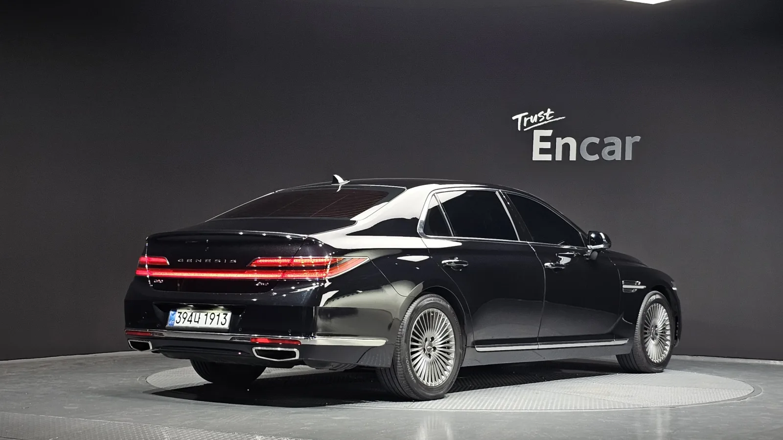 2021 Genesis G90