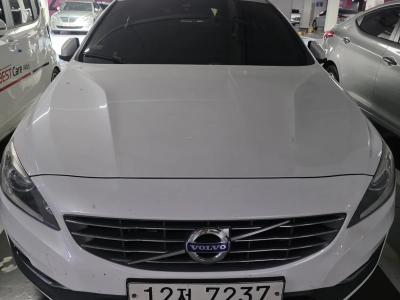 2017 Volvo V60
