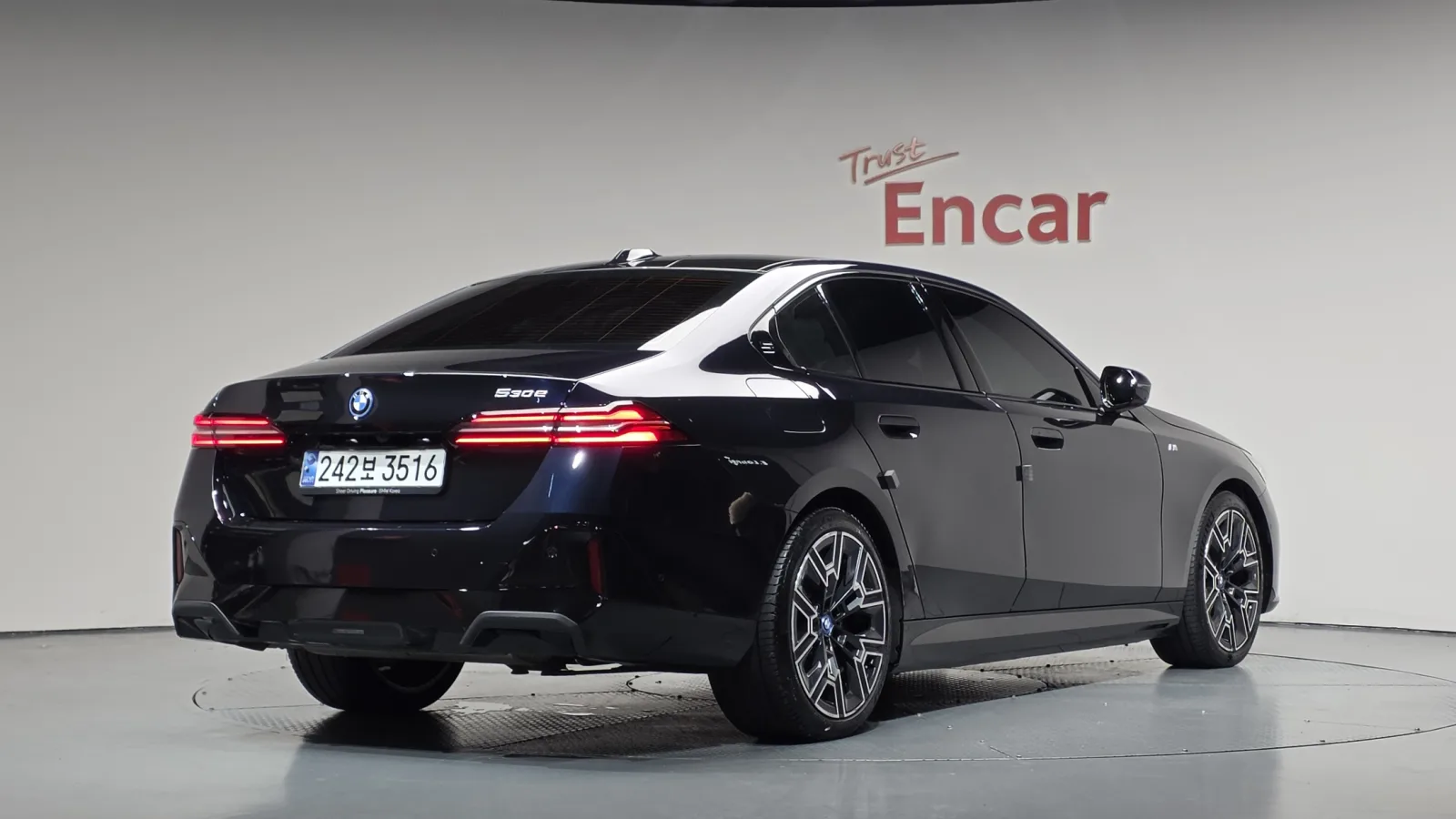 2025 BMW 5-Series