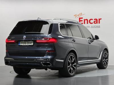 2022 BMW X7