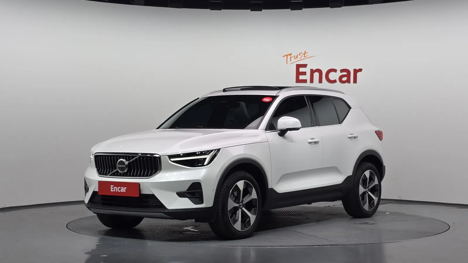 2024 Volvo XC40