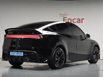 2025 Tesla Model Y