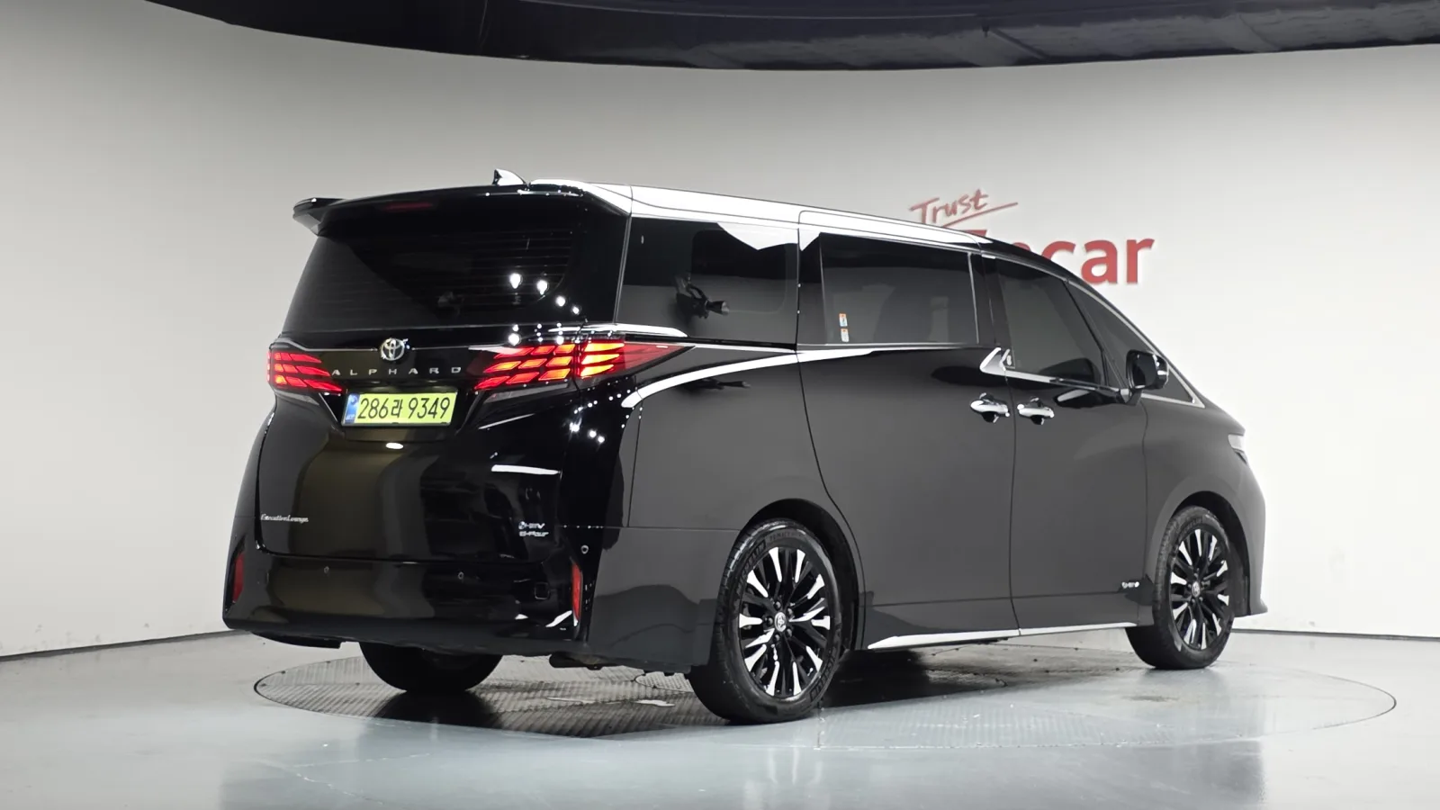 2025 Toyota Alphard