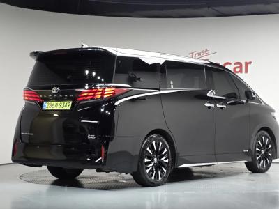 2025 Toyota Alphard