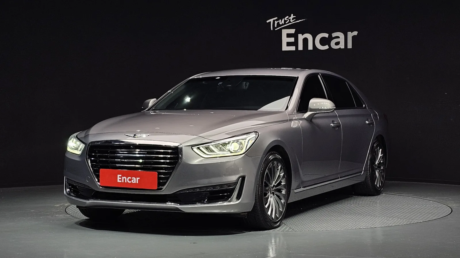 2016 Genesis EQ900
