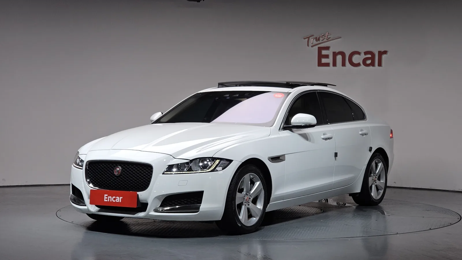 2017 Jaguar XF