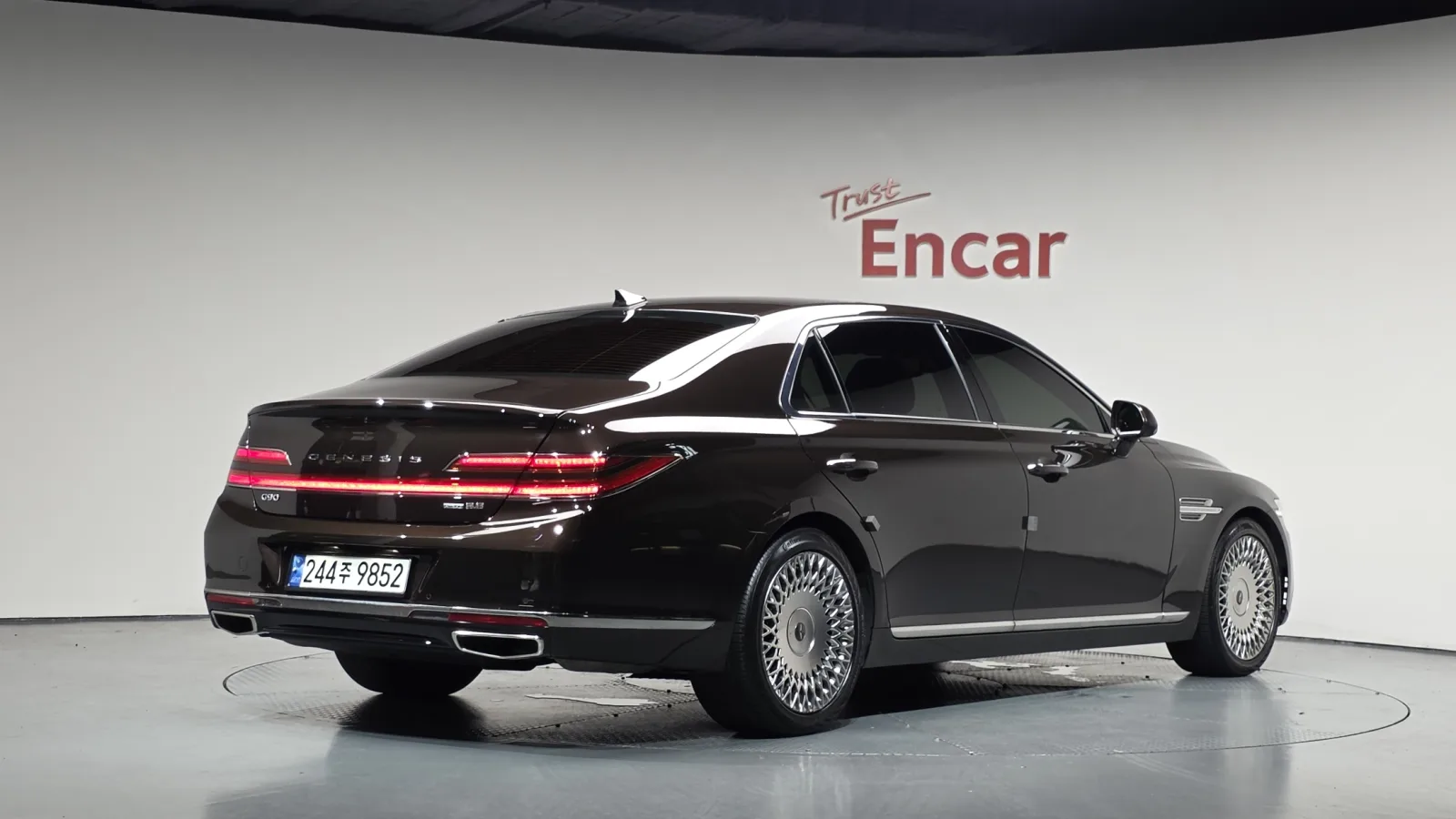 2019 Genesis G90