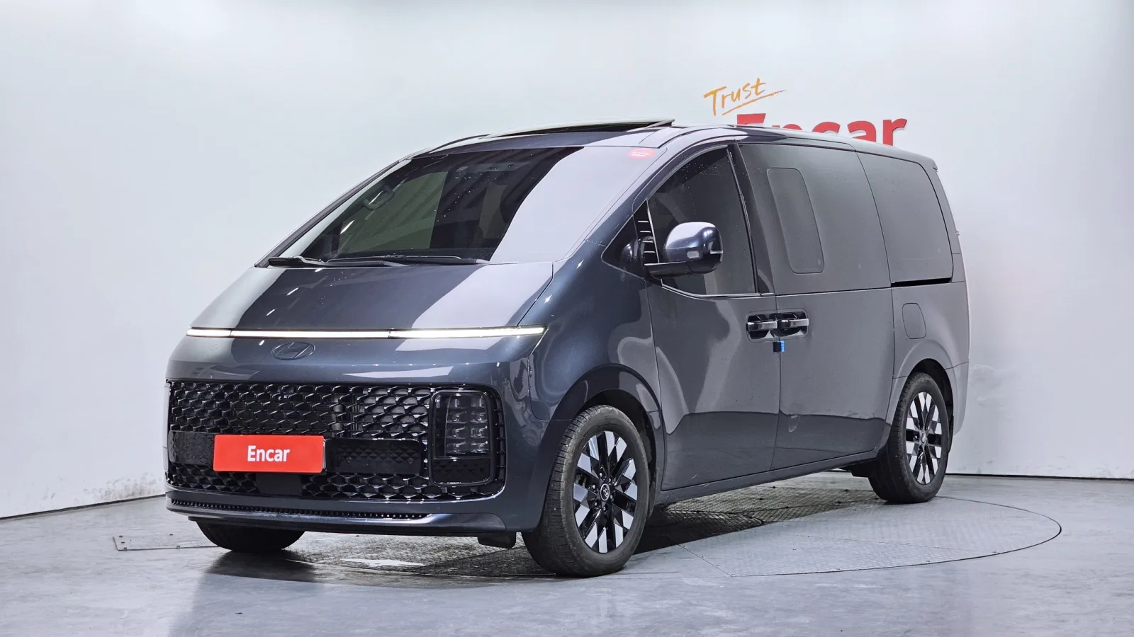 2025 Hyundai Staria