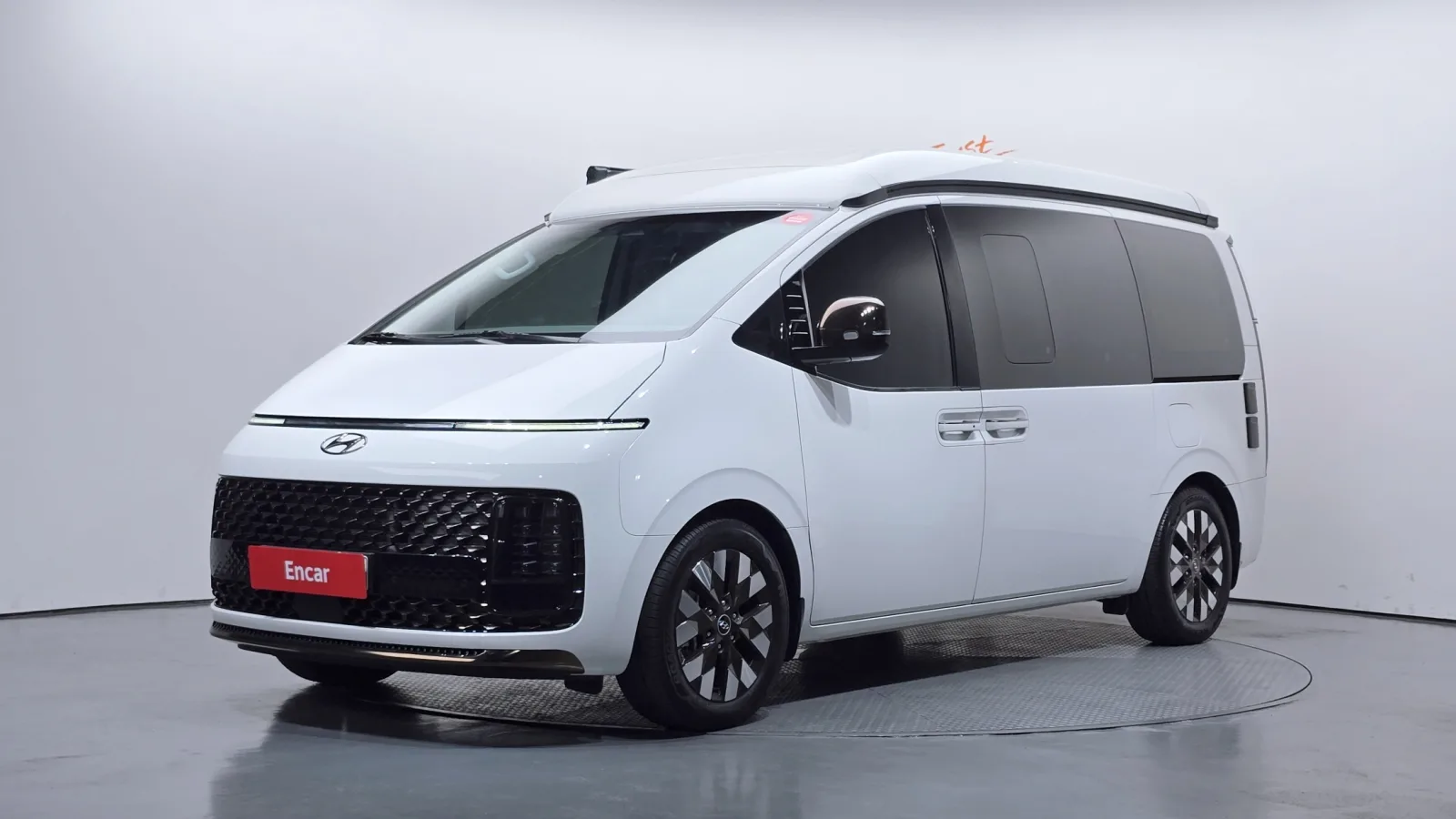 2024 Hyundai Staria