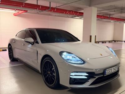 2023 Porsche Panamera
