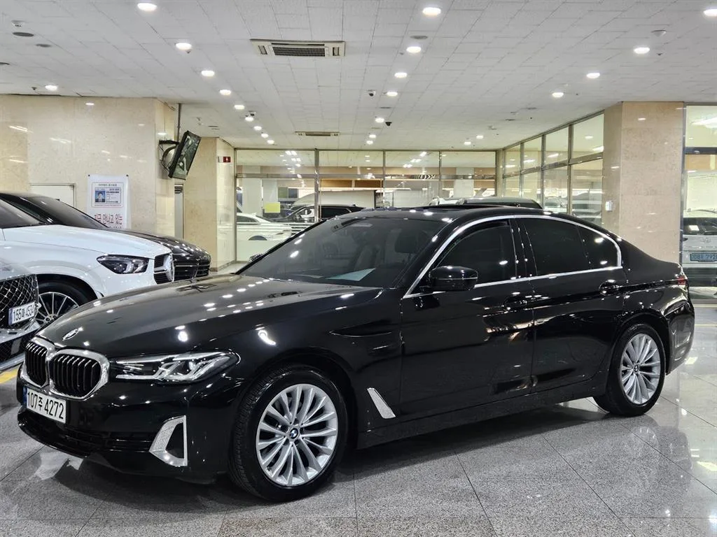 2022 BMW 5-Series