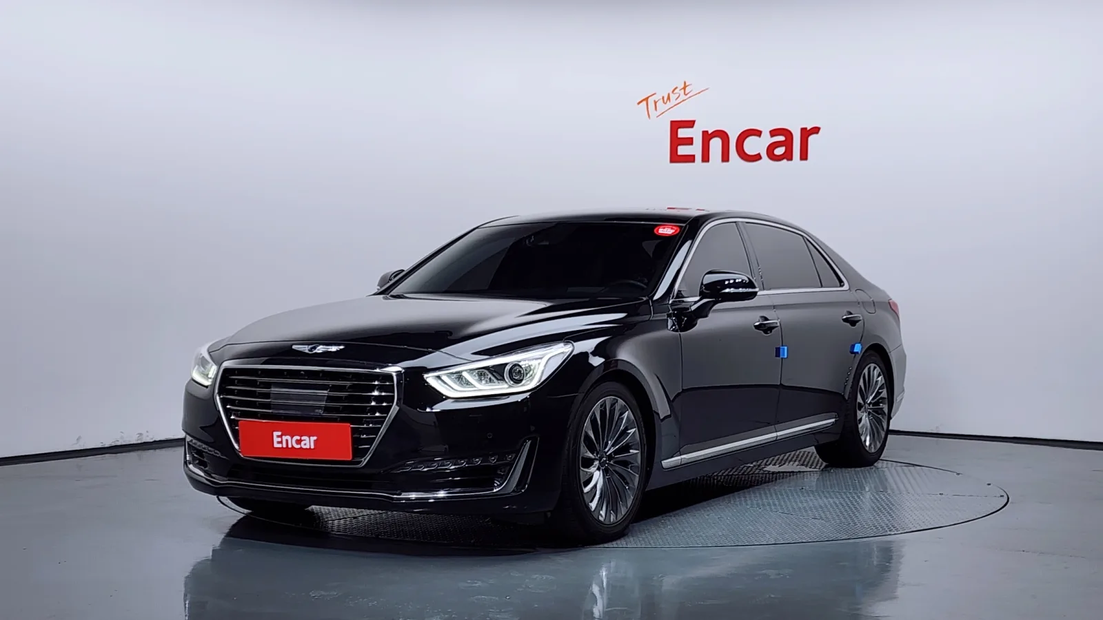 2017 Genesis EQ900