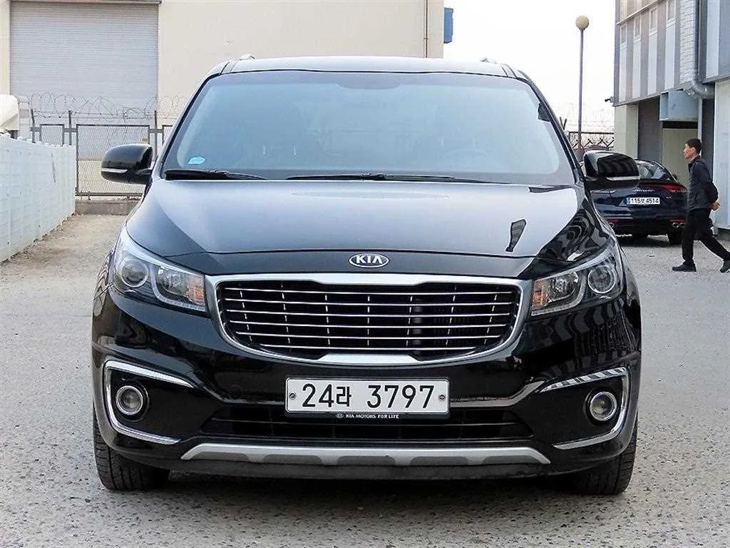 2015 Kia Carnival