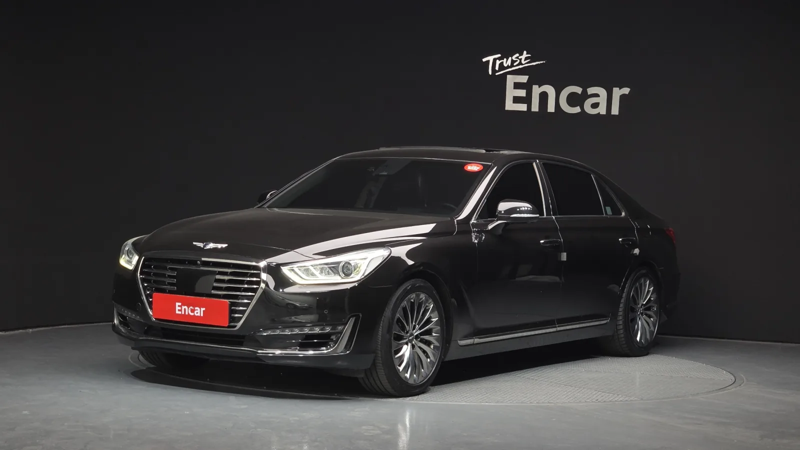 2018 Genesis EQ900