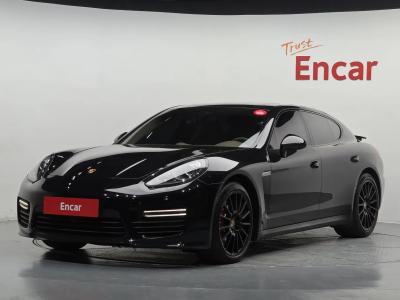 2016 Porsche Panamera