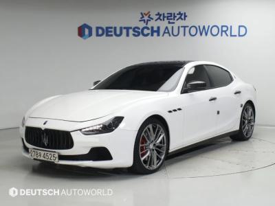 2017 Maserati Ghibli