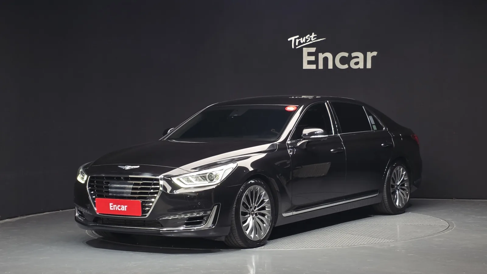 2018 Genesis EQ900