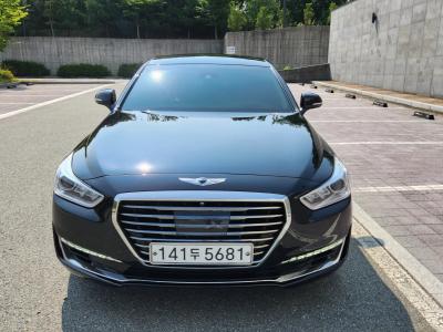 2017 Genesis EQ900