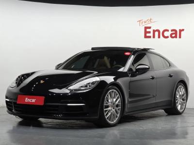 2018 Porsche Panamera