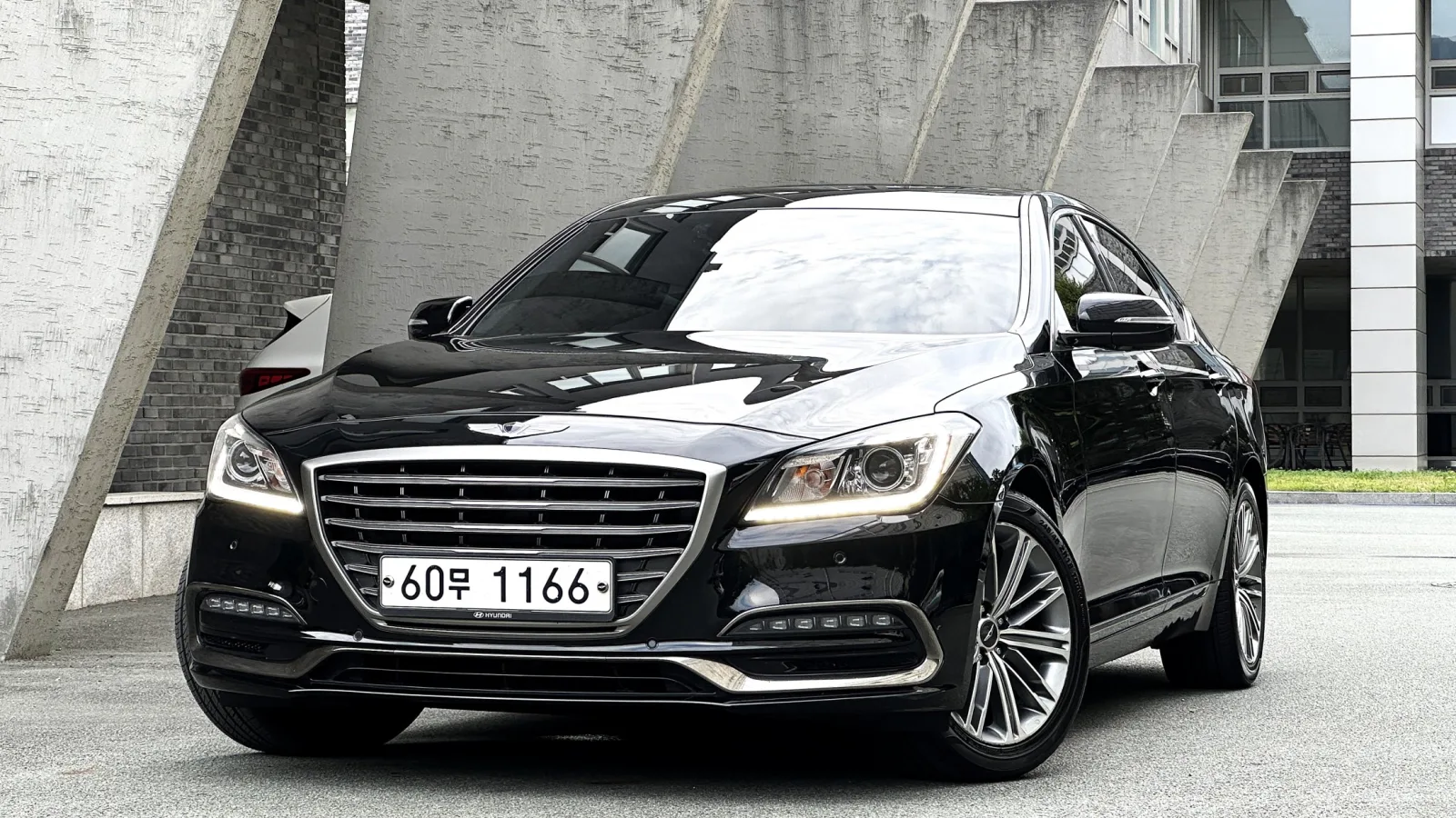 2017 Genesis G80
