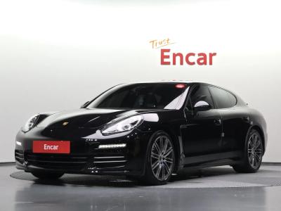 2016 Porsche Panamera