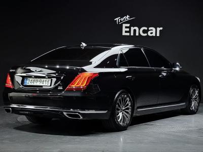 2018 Genesis EQ900