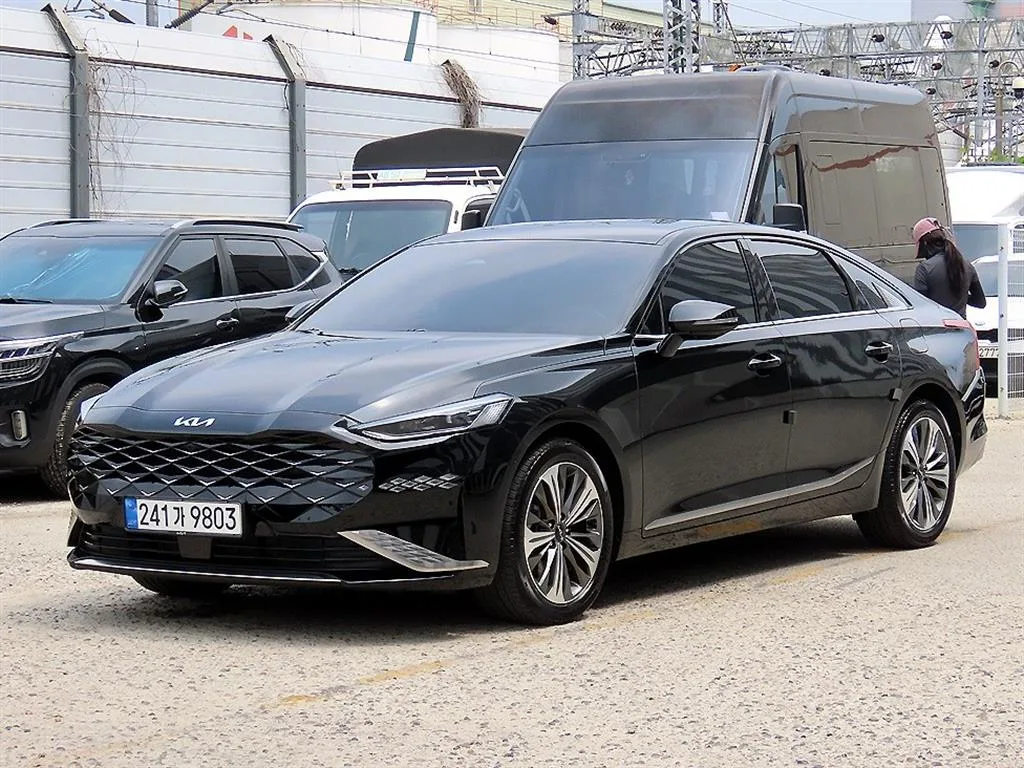 2024 Kia K8