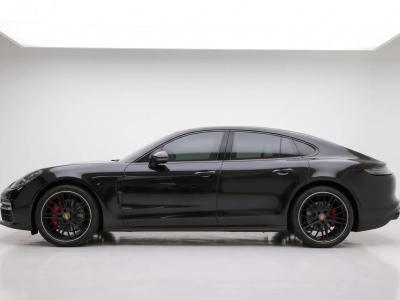 Porsche Panamera 2021