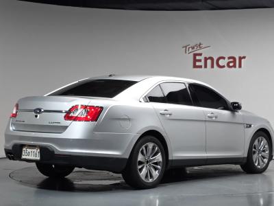 2011 Ford Taurus