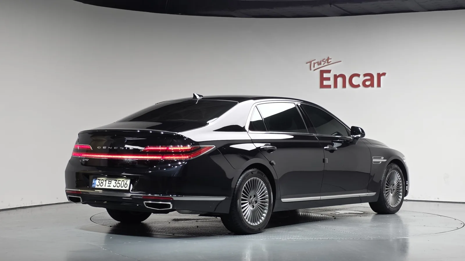2021 Genesis G90