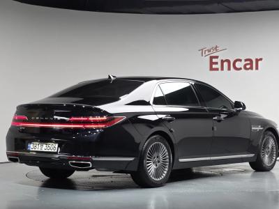 2021 Genesis G90