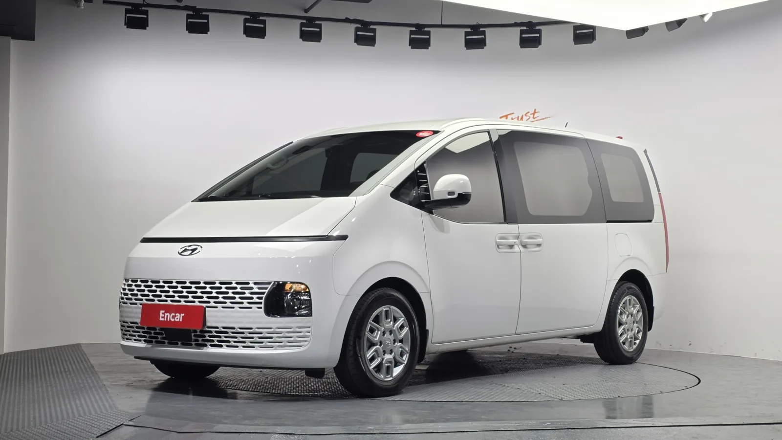 2023 Hyundai Staria
