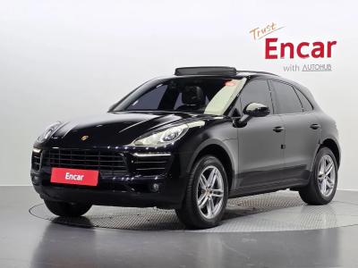 2015 Porsche Macan