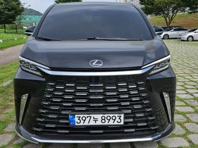 2026 Lexus LM