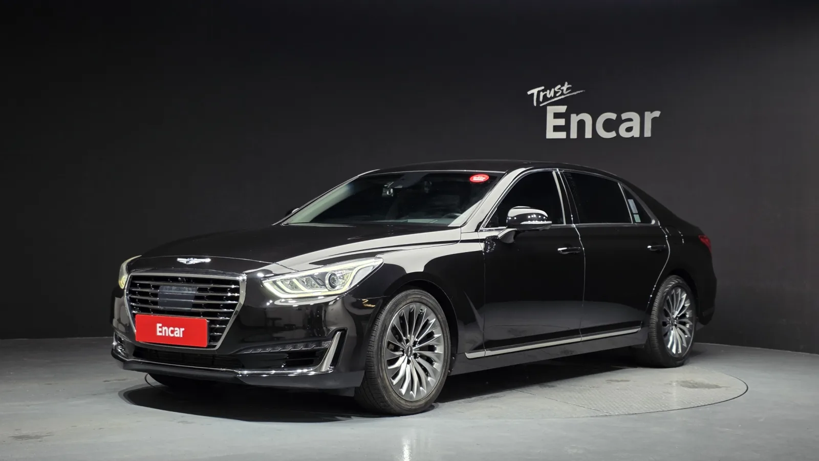 2018 Genesis EQ900