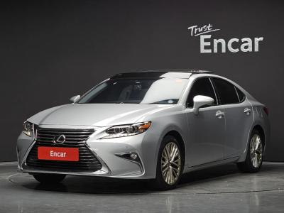 2016 Lexus ES
