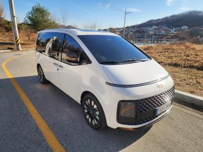 2025 Hyundai Staria