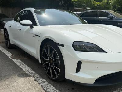 2025 Porsche Taycan