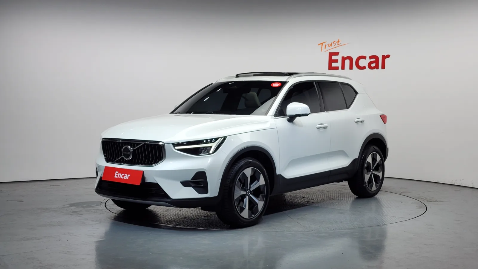 2023 Volvo XC40