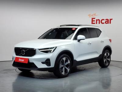 2023 Volvo XC40
