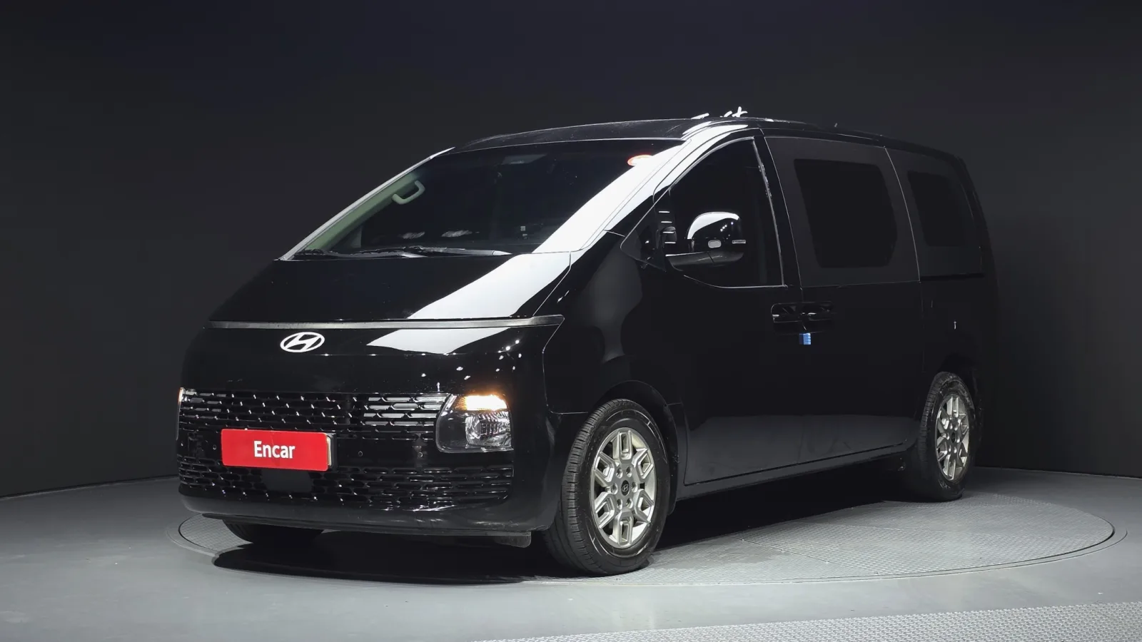 2025 Hyundai Staria